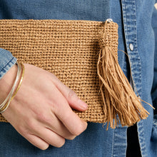 Load image into Gallery viewer, Raffia Clutch with Tassel
