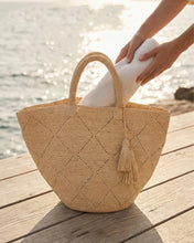 Load image into Gallery viewer, Raffia Basket with tassel - Natural
